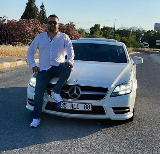 Manisa'da emlakçıda alacak cinayeti: 1 ölü, 3 yaralı
